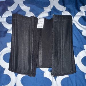Form fitting shapewear